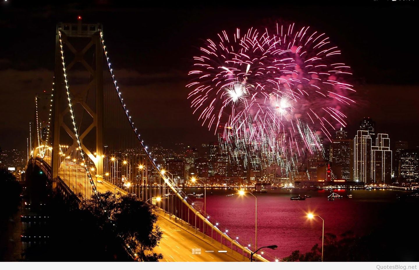 Happy New Year Firework Wallpapers - Happy New Year City - HD Wallpaper 