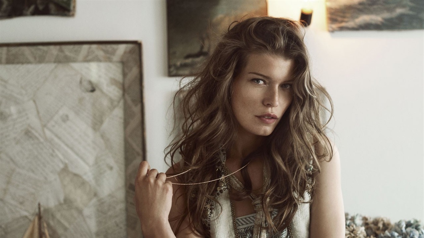 Danish Supermodel Louise Pedersen Summer Wallpaper - Louise Pedersen - HD Wallpaper 