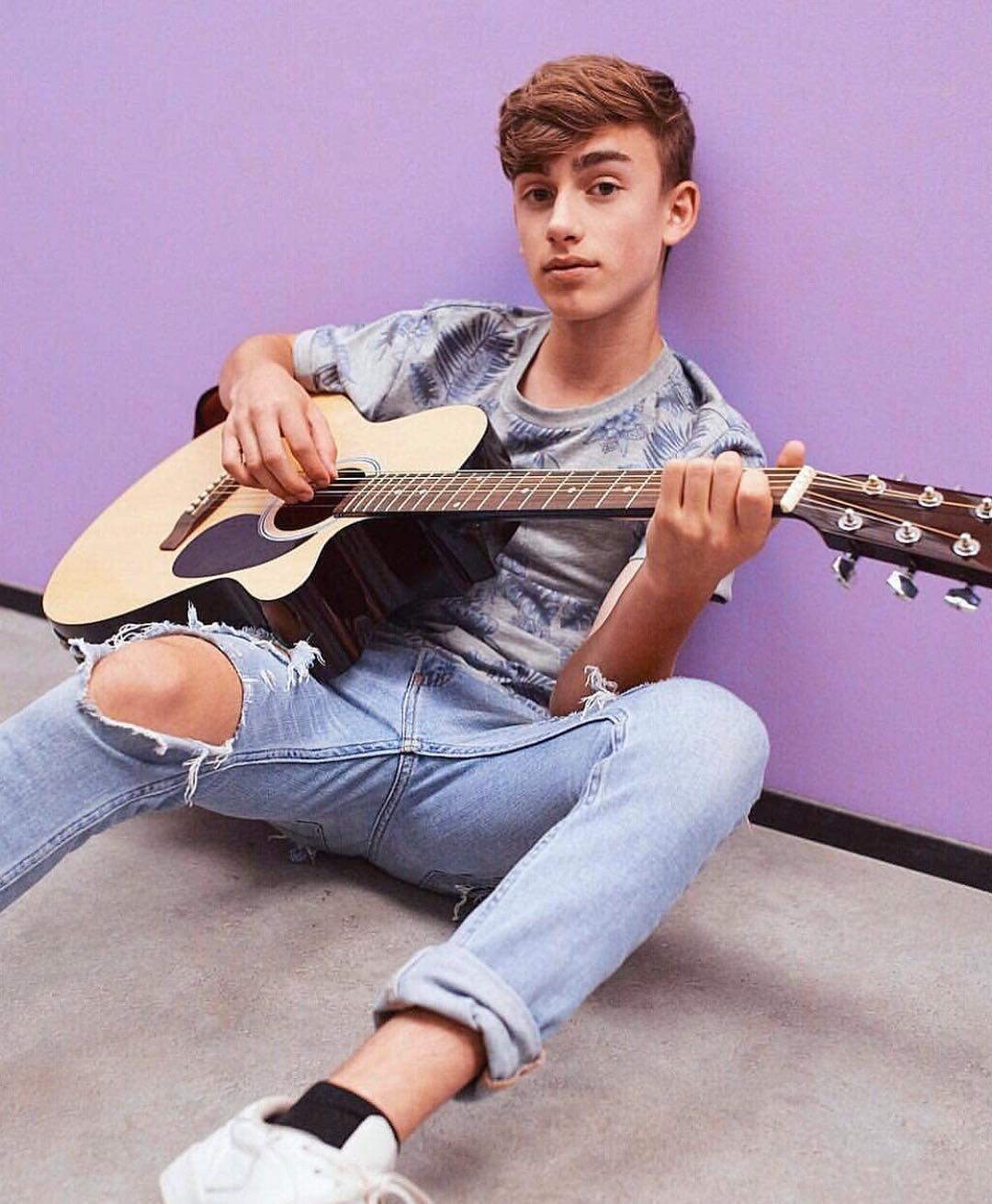 Johnny Orlando - Johnny Orlando With Guitar - HD Wallpaper 