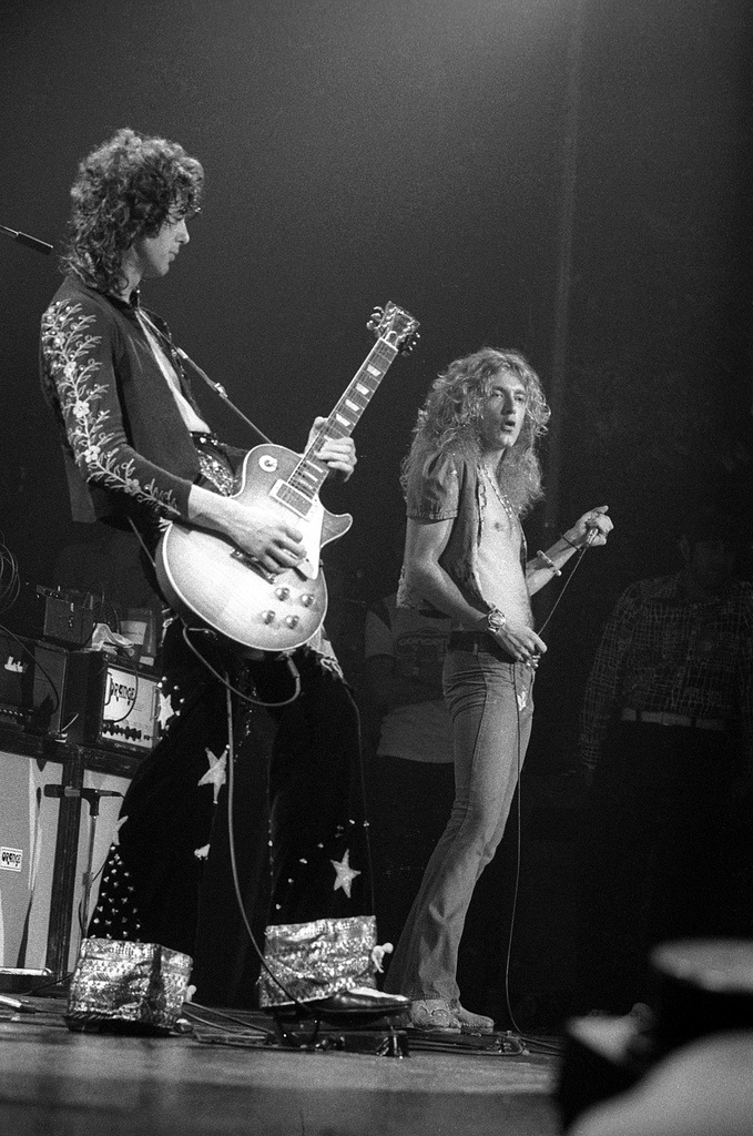 Jimmy Page The Song Remains The Same 1973 - HD Wallpaper 