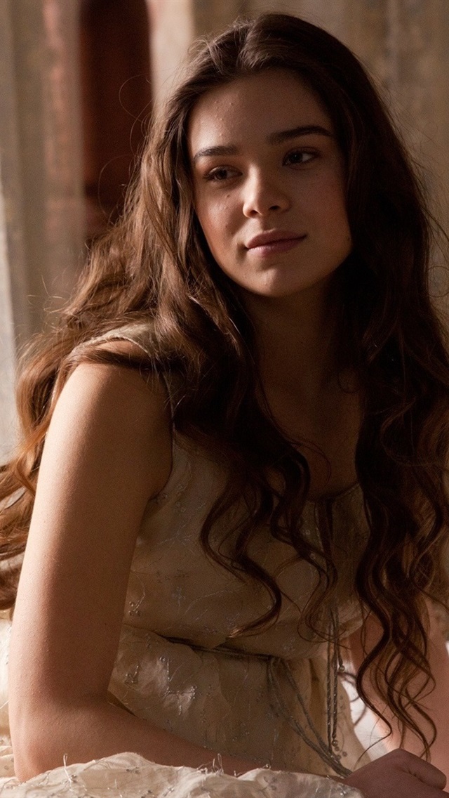 Iphone Wallpaper Hailee Steinfeld, Romeo And Juliet - Hailee Steinfeld Romeo Y Julieta - HD Wallpaper 