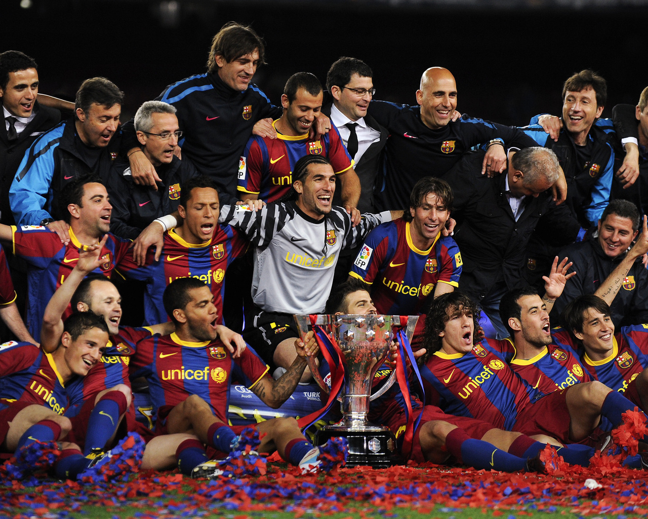 Barcelona La Liga 2010 11 - HD Wallpaper 