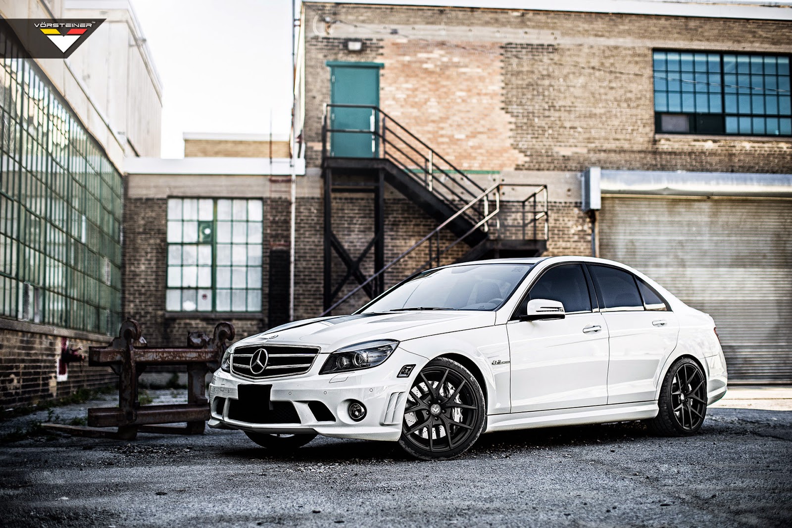 Automotivegeneral 2015 Vorsteiner Mercedes Benz C63 - C63 White Amg Sedan - HD Wallpaper 