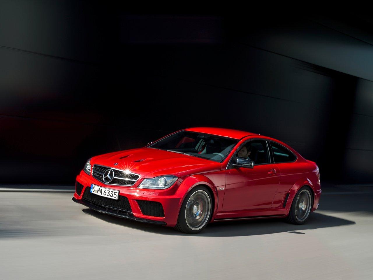 2012 Mercedes Benz C63 Amg Coupe Black Series Wallpaper Mercedes C63 Amg Coupe Black Series Rouge 1280x960 Wallpaper Teahub Io