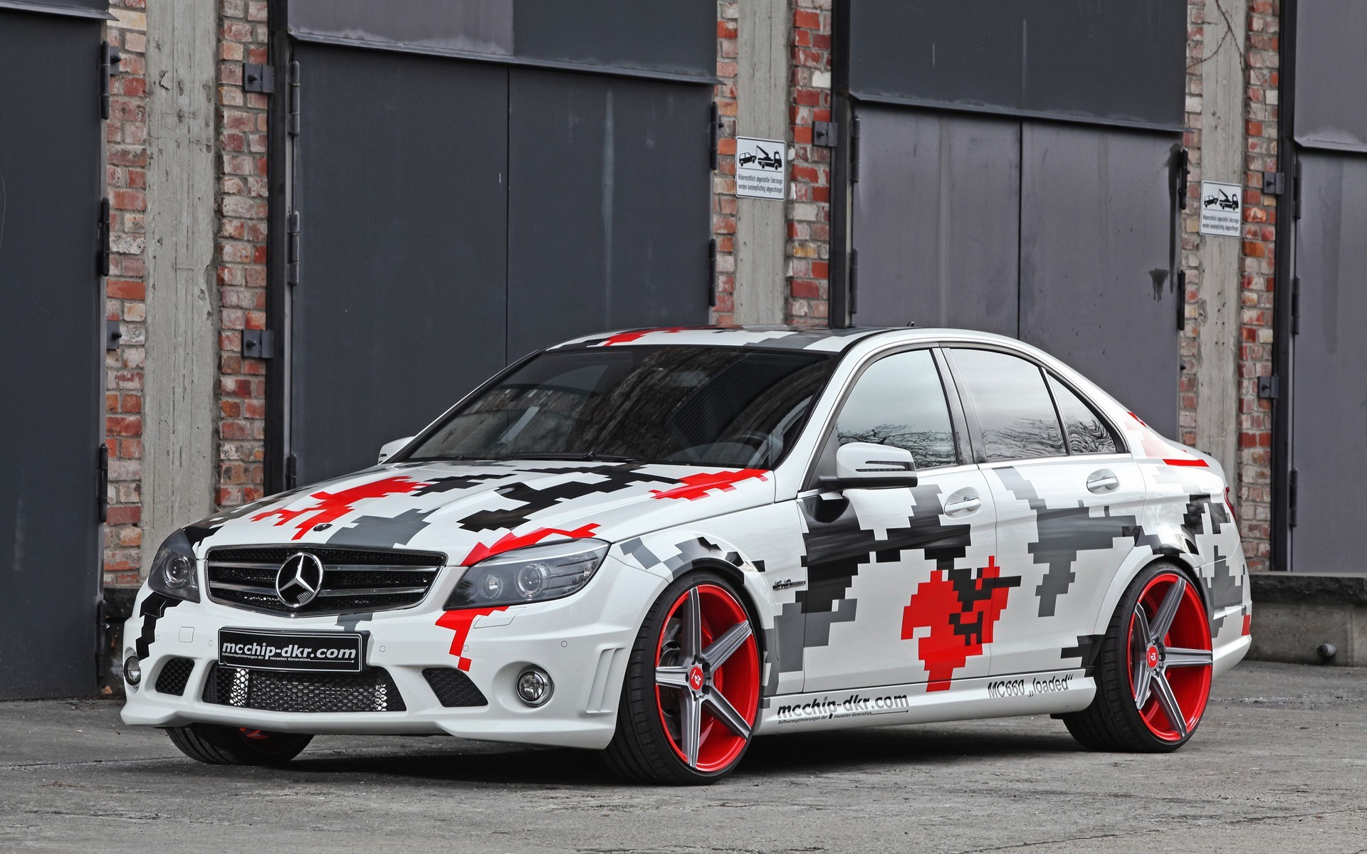 Car, Mercedes C63 Amg 2013, Mercedes Benz C63, Mercedes - Mercedes C63 Amg White Red - HD Wallpaper 