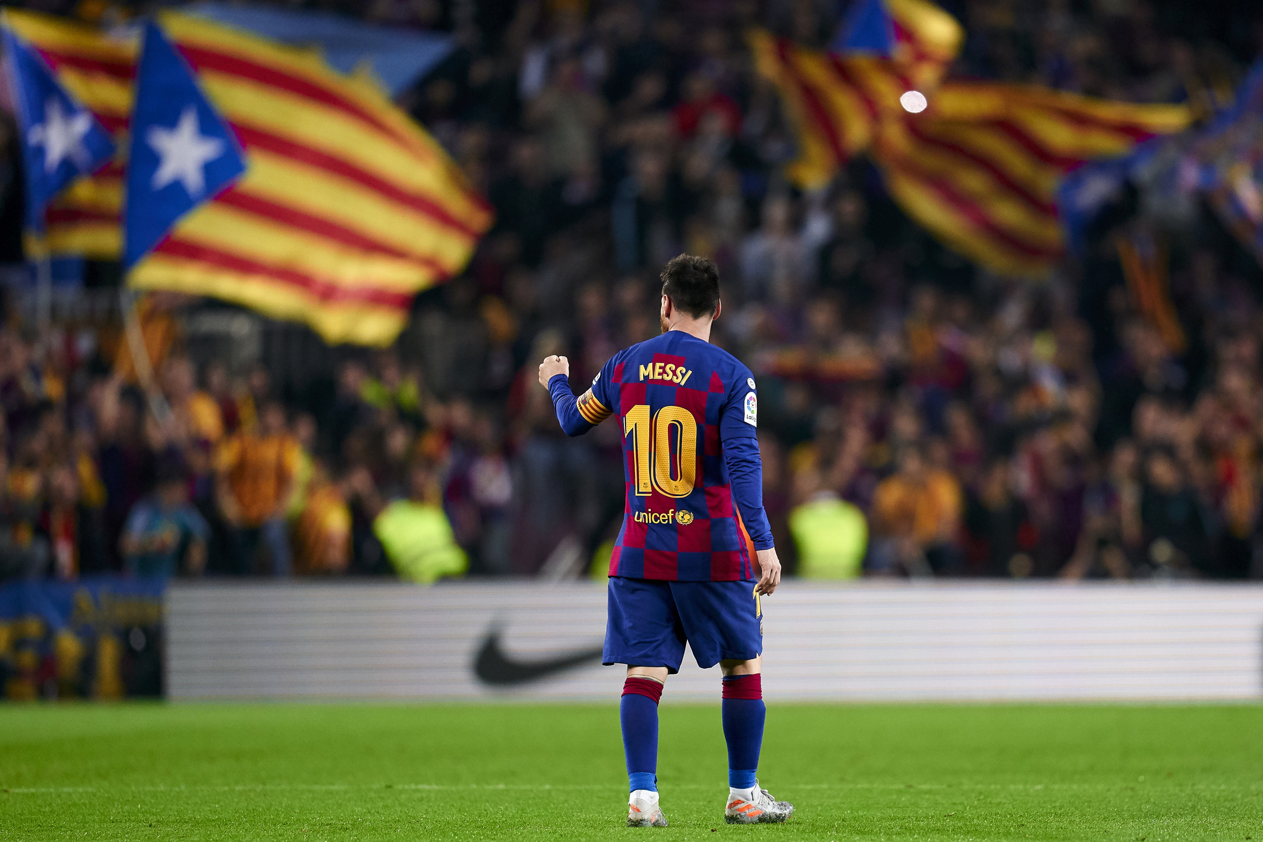 Lionel Messi, Barcelona - Messi Vs Valladolid - HD Wallpaper 