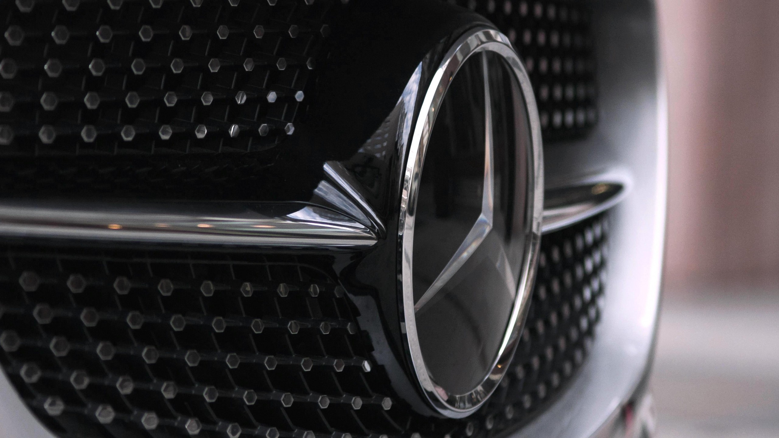 2560x1440, Mercedes Benz Logo 4k Car Hd Wallpapers - Mercedes-benz - HD Wallpaper 