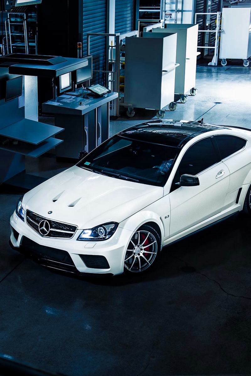 Wallpaper Mercedes-benz, C63, Amg, White, Side View - Mercedes Benz C63 Amg Iphone - HD Wallpaper 