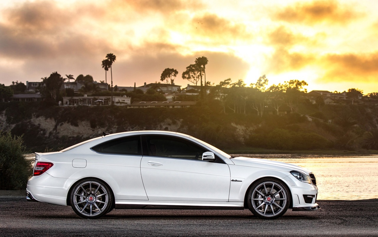 2013 Mercedes-benz C63 Amg Side Static Wallpapers - Mercedes Benz C63 Side - HD Wallpaper 