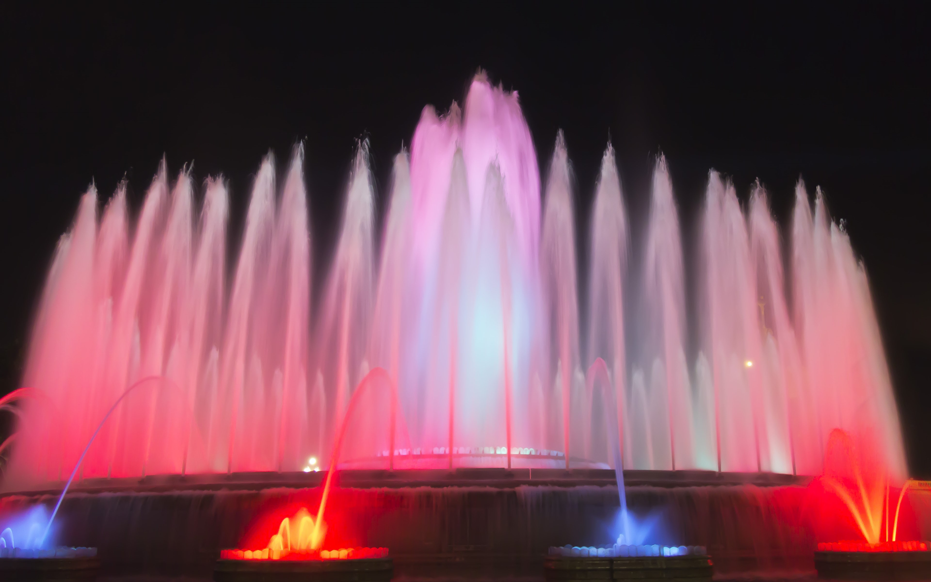 Fountains In Barcelona Wallpaper - Fountain - HD Wallpaper 