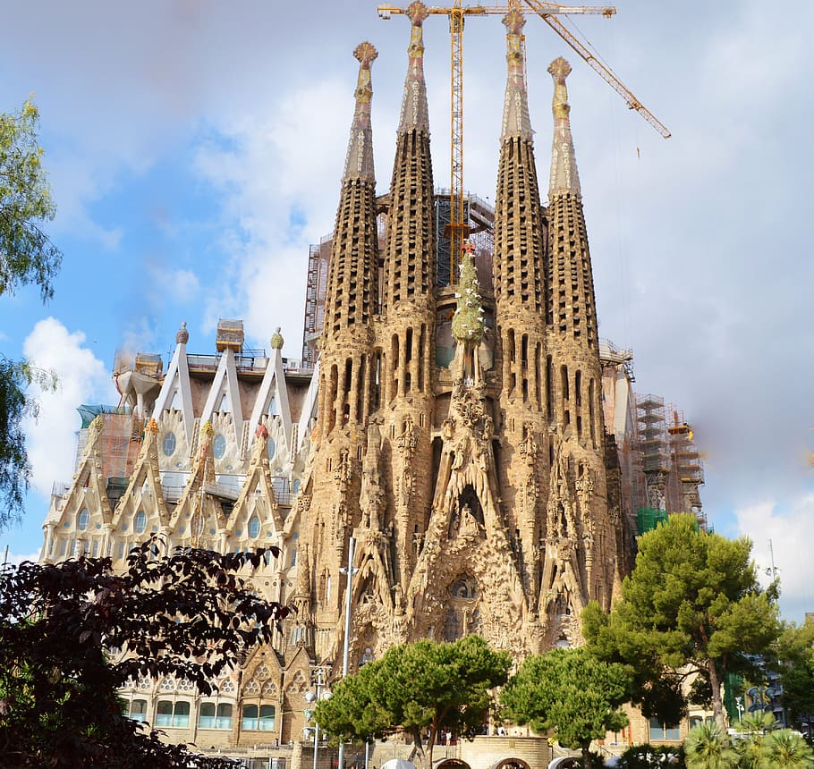 Sagrada Familia, Spain, Cathedral, Barcelona, Architecture, - Sagrada Familia ("expiatory Temple Of The Holy Family") - HD Wallpaper 