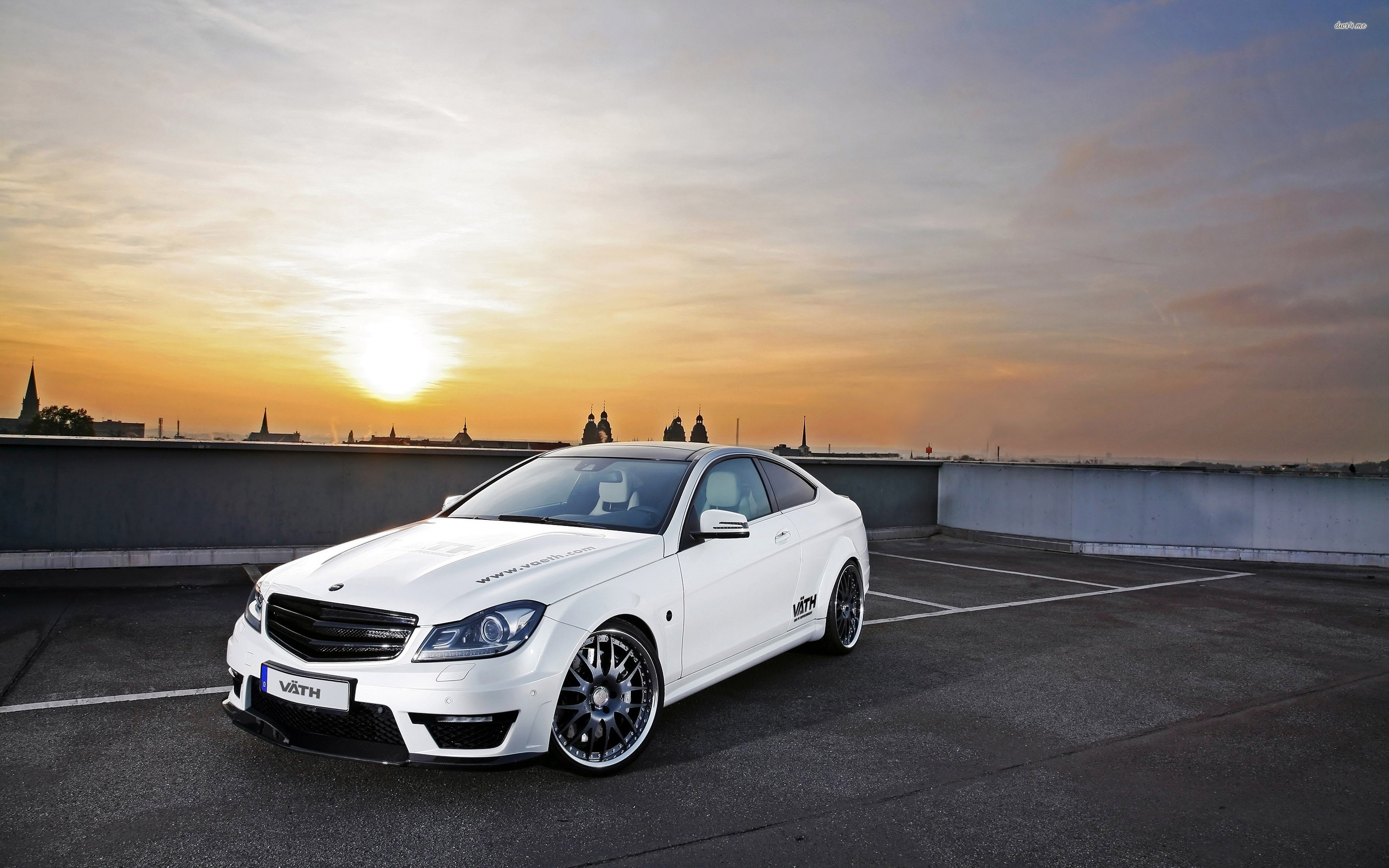 Mercedes C63 - HD Wallpaper 