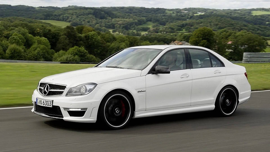 Extreme 2012 Mercedes Benz C63 Amg Car Wallpaper - Mercedes C63 Amg 2011 - HD Wallpaper 