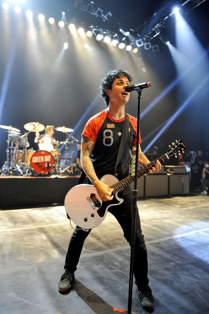 Billie Joe Armstrong Live London - HD Wallpaper 