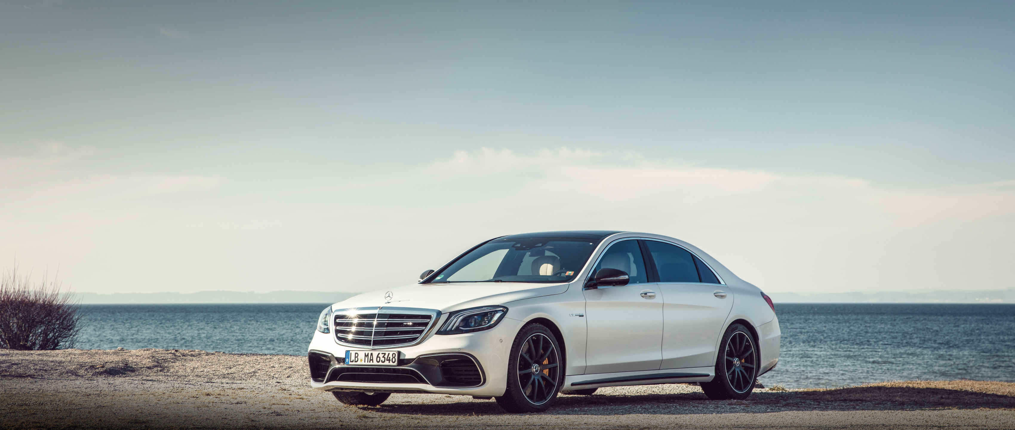Mercedes Amg S 63 4matic In Designo Diamond White Bright - Mercedes-benz S-class - HD Wallpaper 