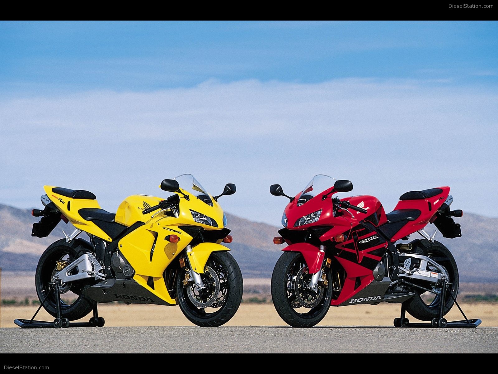 Honda Cbr 600 Rr - Cbr Bikes Photos Download - HD Wallpaper 