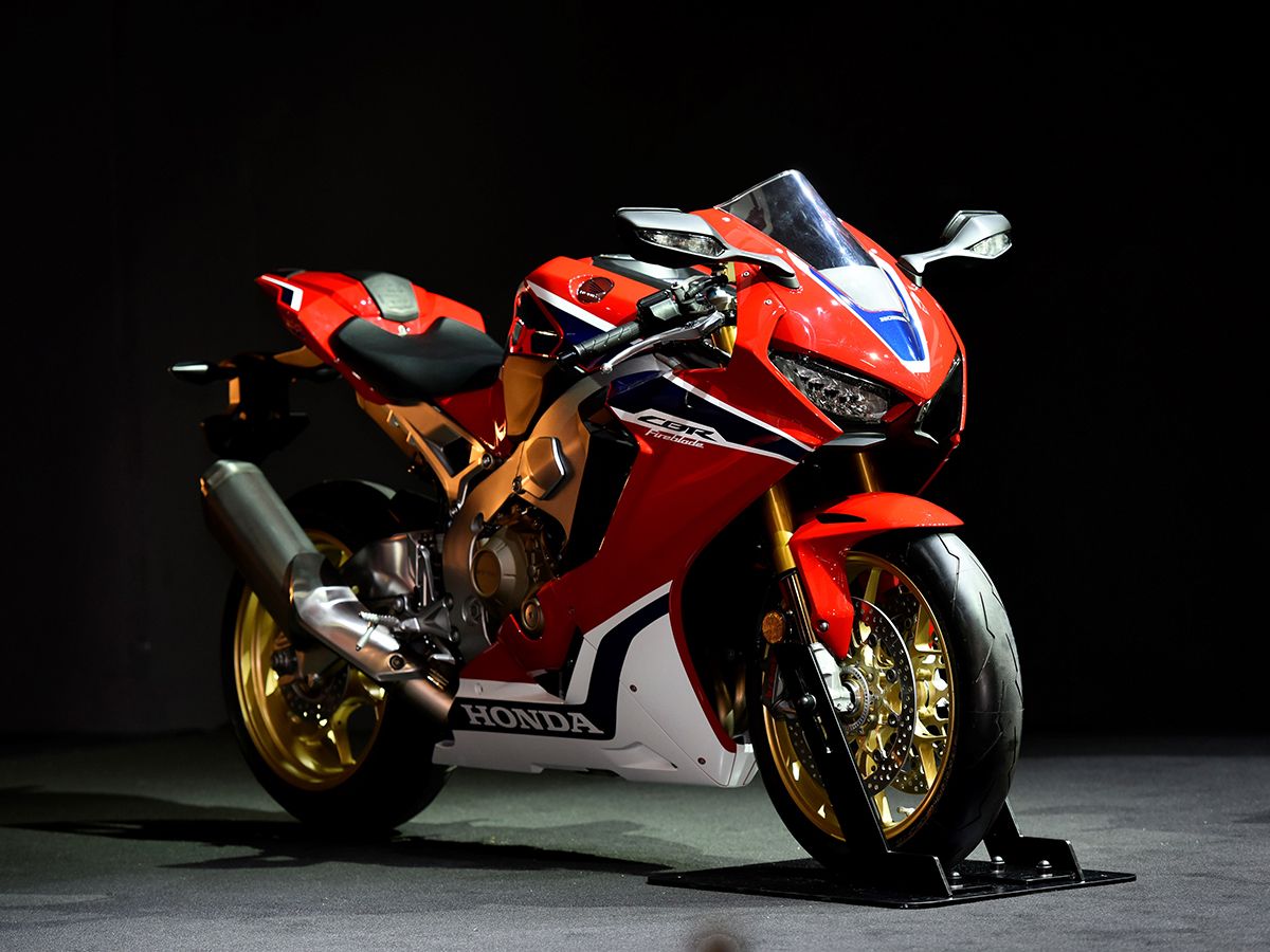 Cbr1000rr 17 10x900 Wallpaper Teahub Io