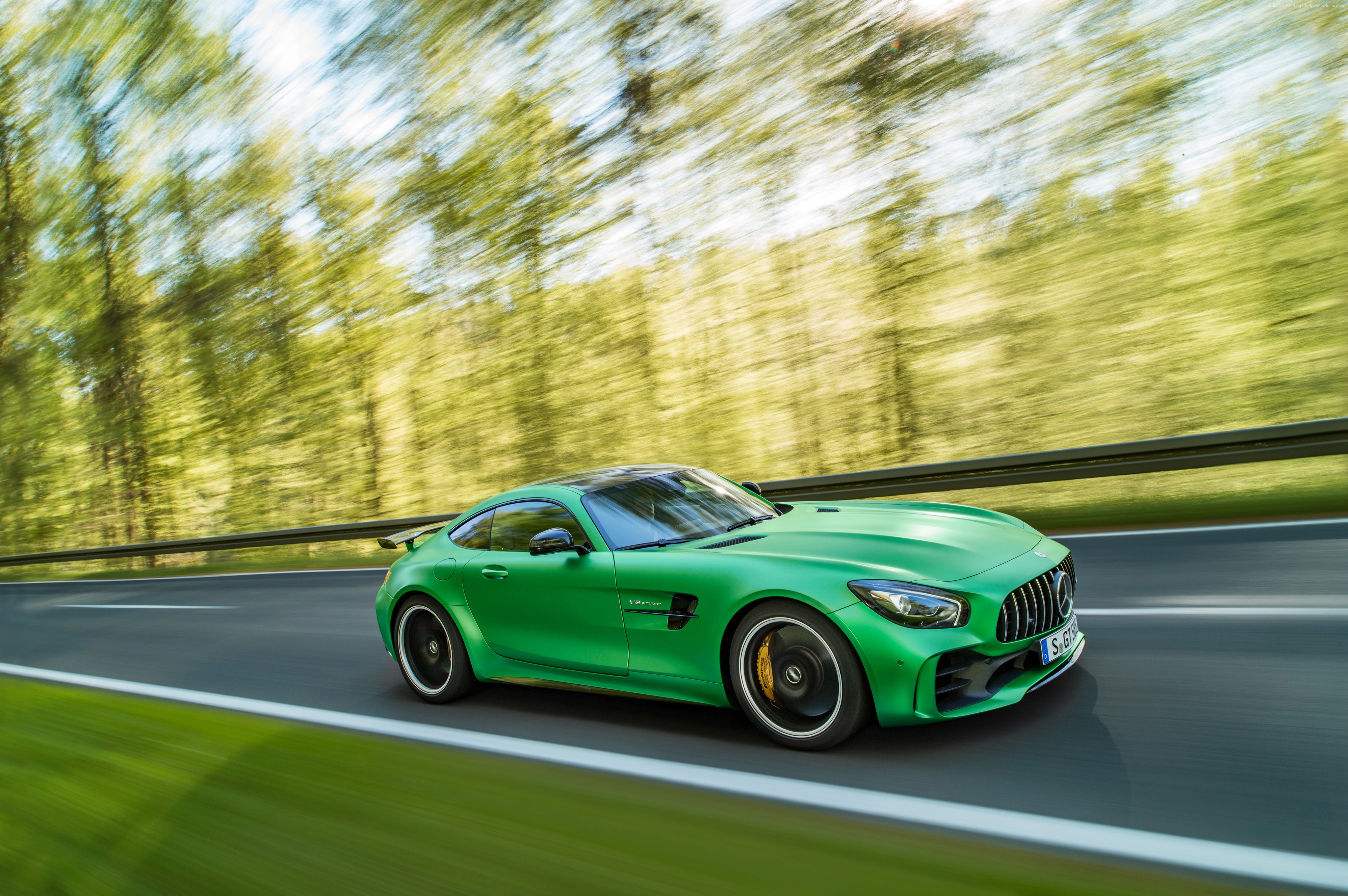 Amg Gt R Backgrounds - HD Wallpaper 