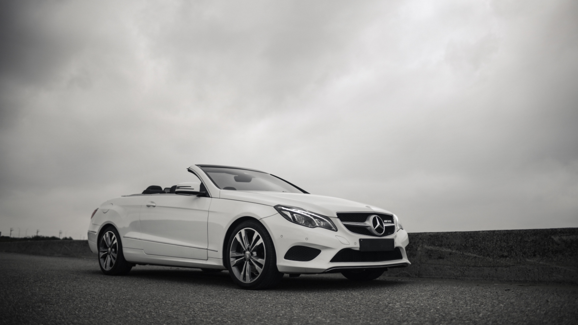 Beyaz Üstü Açık Mercedes - HD Wallpaper 