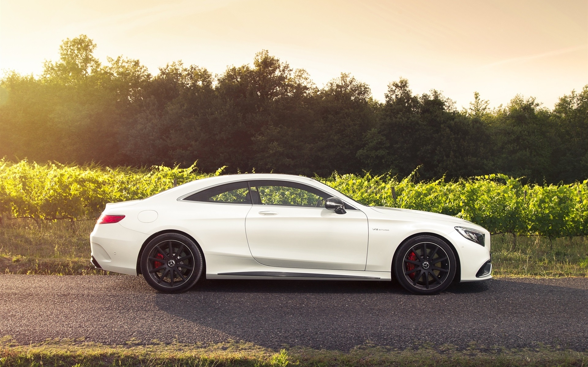 Wallpaper Mercedes Benz S Class S63 Amg White Car - S Class Coupe S63 White - HD Wallpaper 