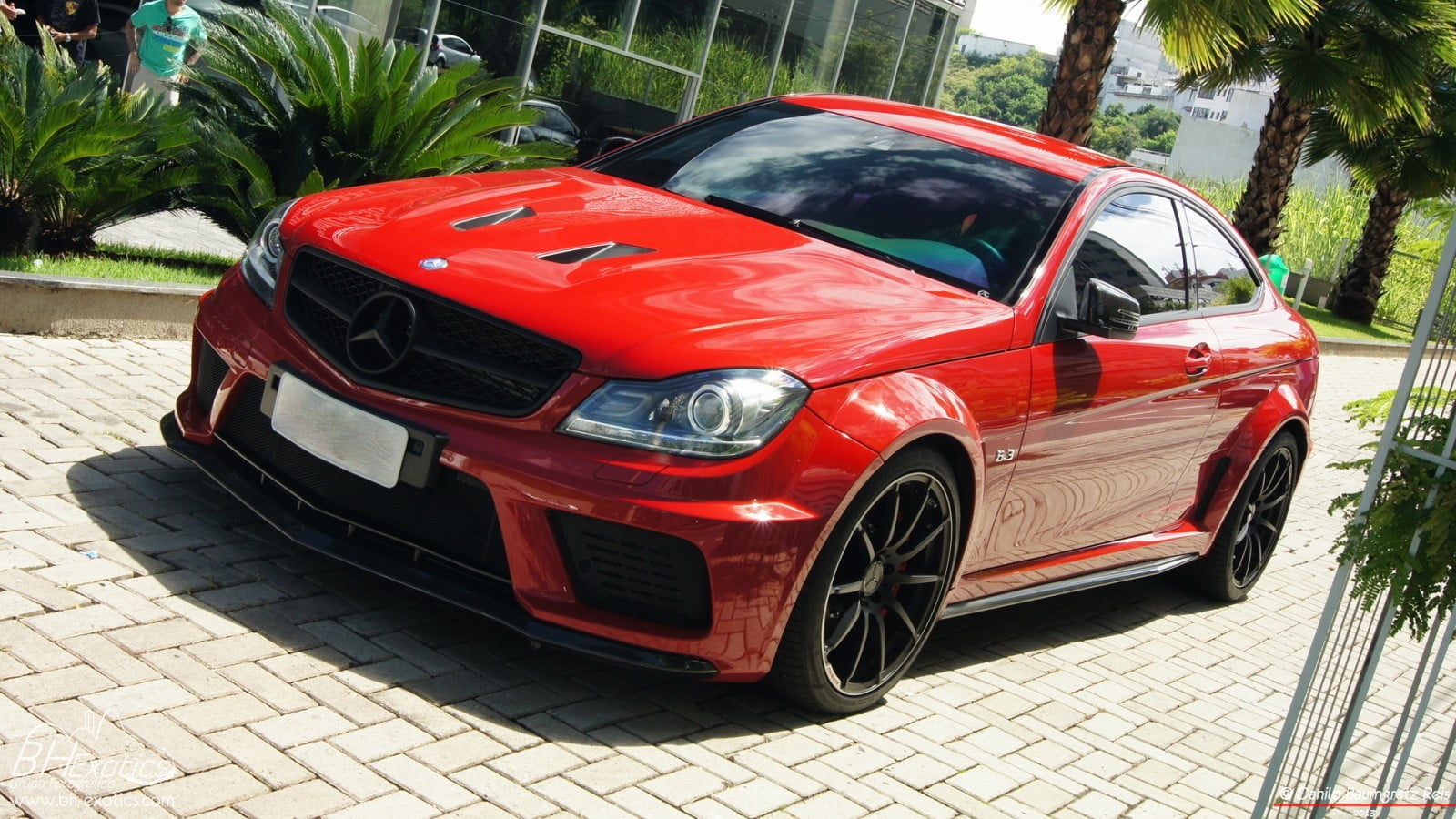 Benz C 63 Hatch Back - HD Wallpaper 