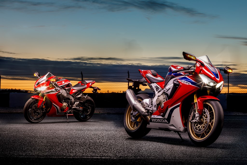 2017 Honda Cbr1000rr Fireblade Price Starts At Rs - Honda Cbr1000rr 2017 - HD Wallpaper 