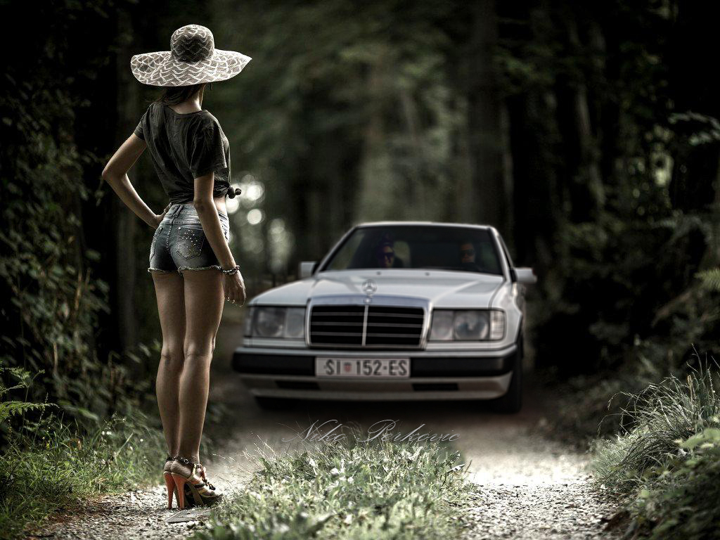 Mercedes W124 Girl - HD Wallpaper 