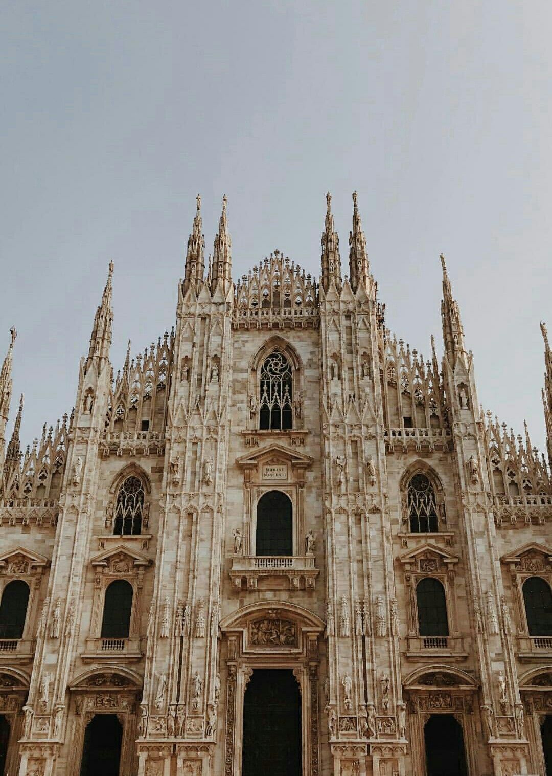Milan Cathedral - HD Wallpaper 