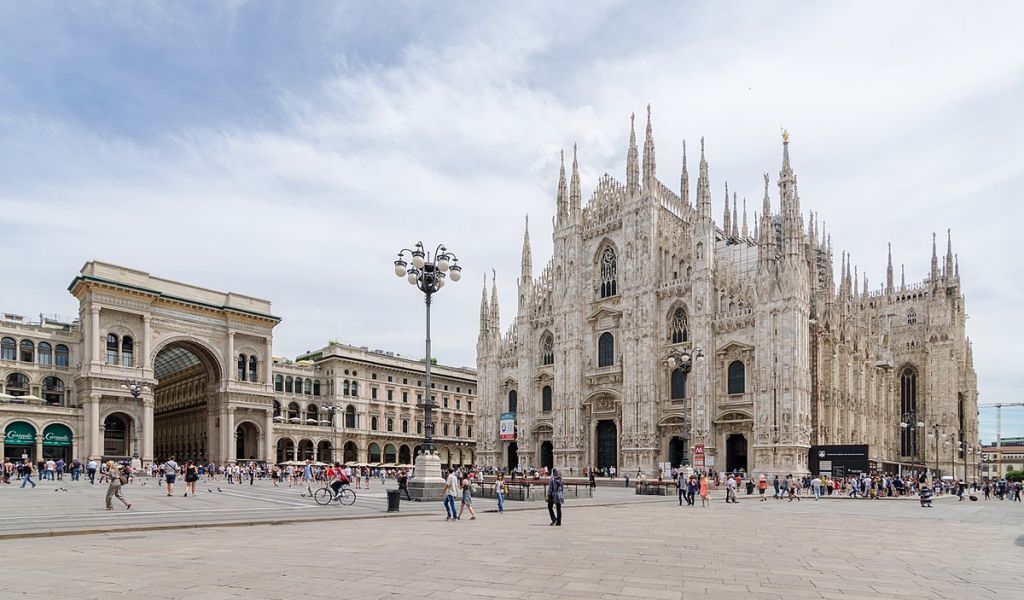 Milan Cathedral - HD Wallpaper 