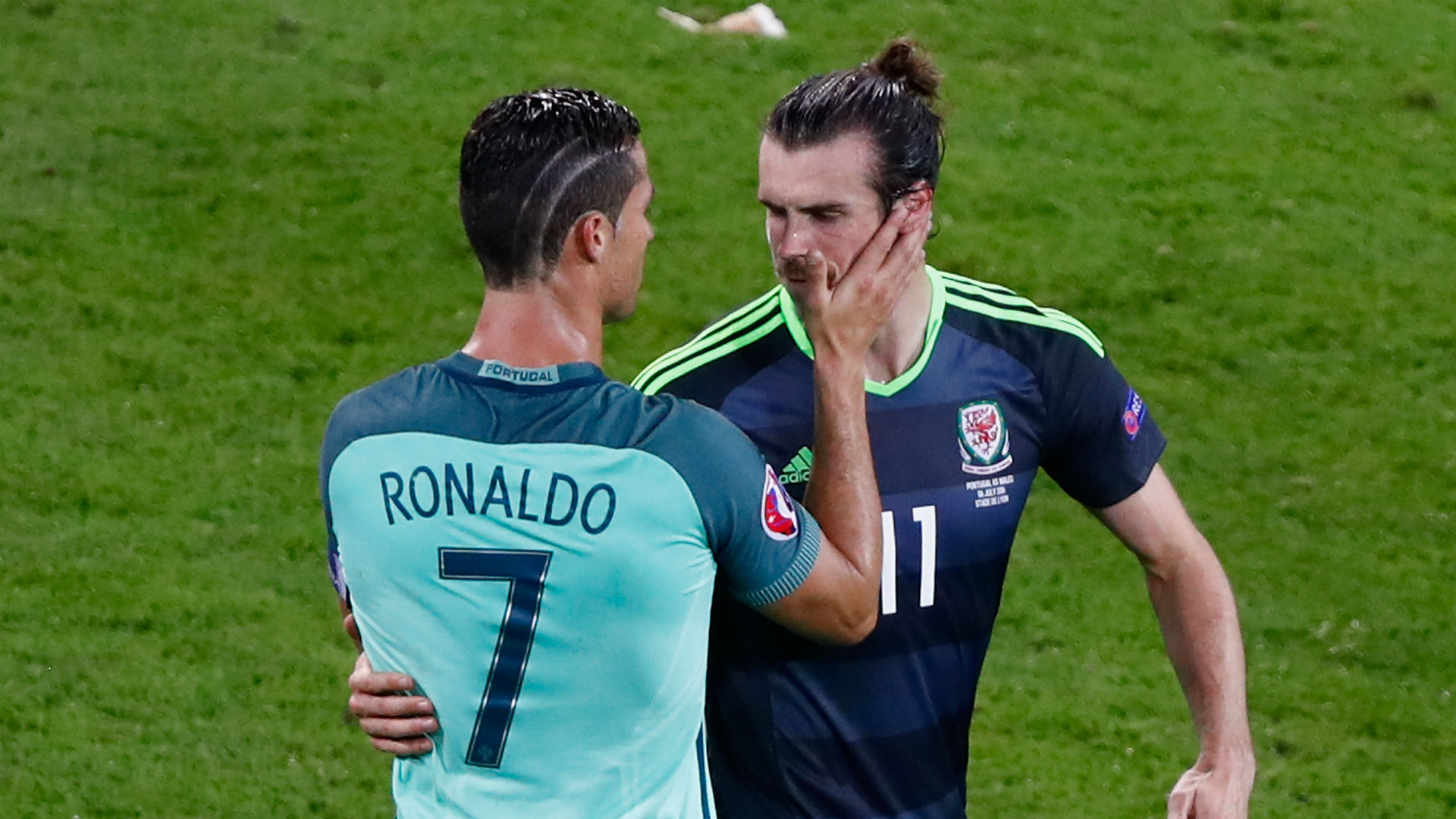 Gareth Bale And Cristiano Ronaldo Faced Off In The - Ronaldo Crying Euro 2016 Final - HD Wallpaper 