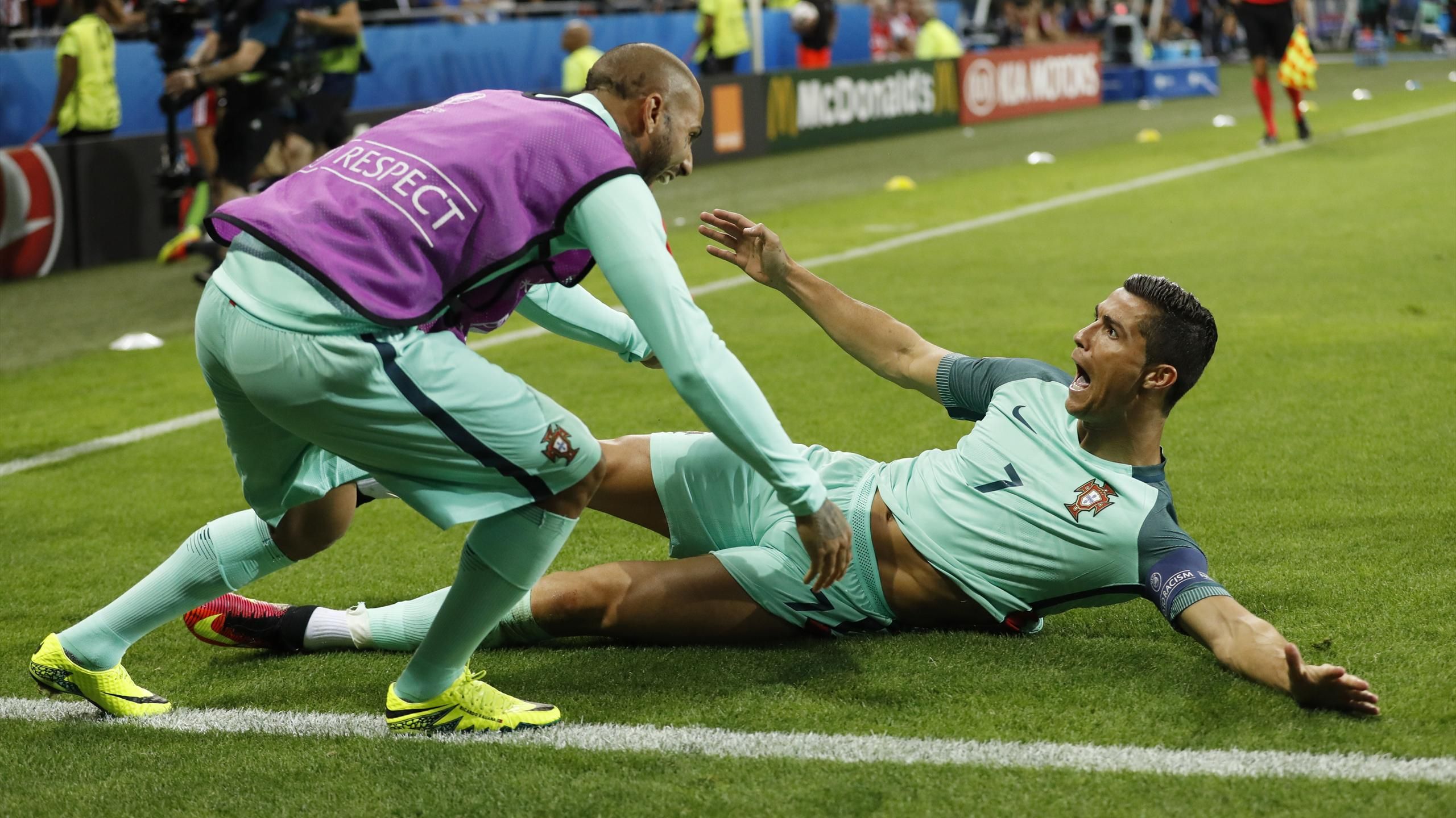 Cristiano Ronaldo - HD Wallpaper 