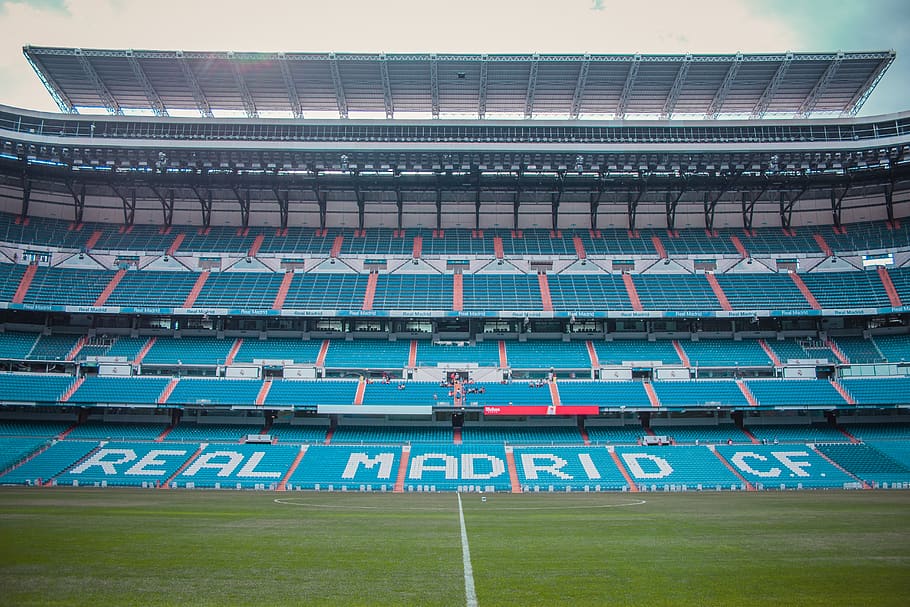 Real Madrid Stadium, Building, Arena, Field, Pitch, - Santiago Bernabéu Stadium - HD Wallpaper 