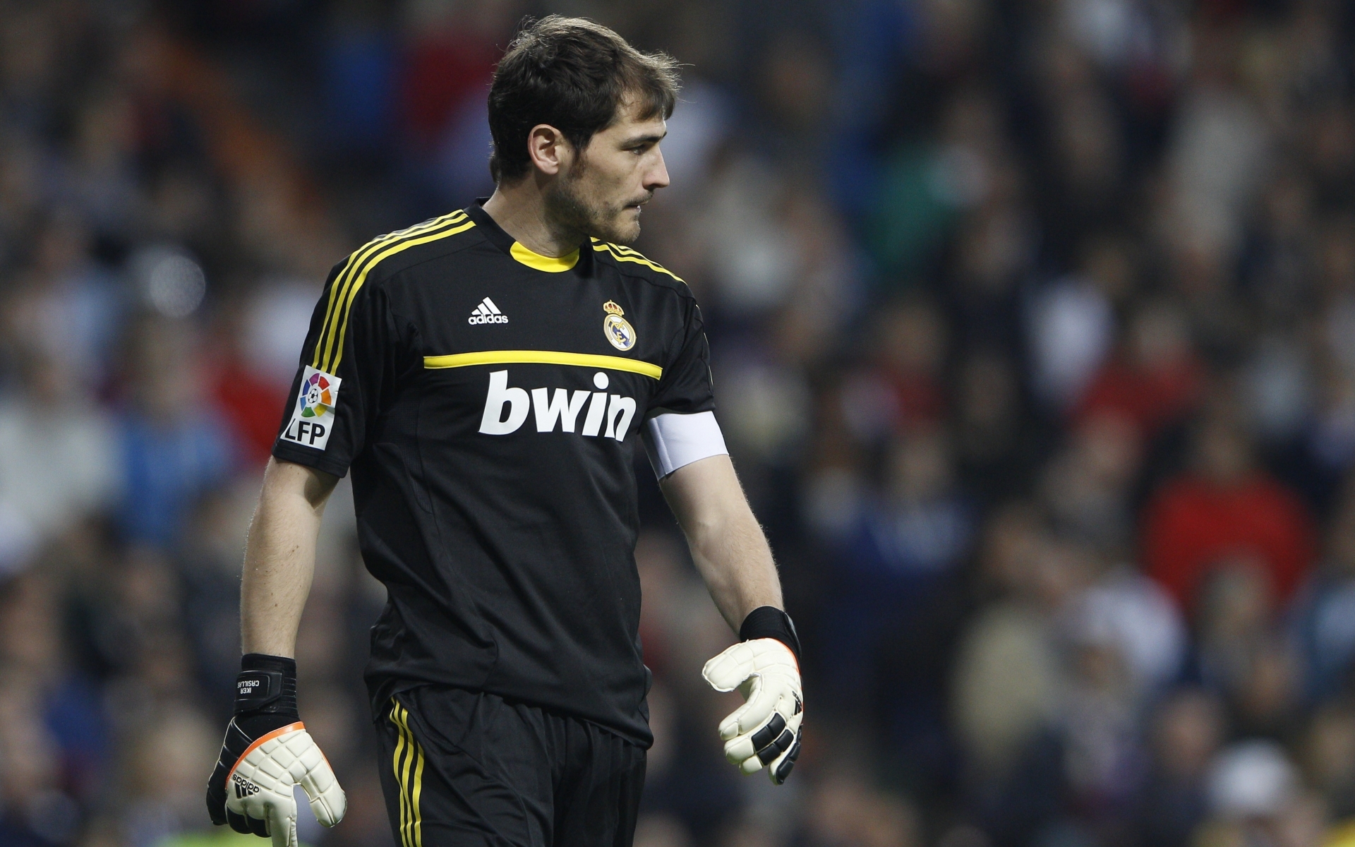 Real Madrid Iker Casillas - Iker Casillas Wallpaper Android - HD Wallpaper 