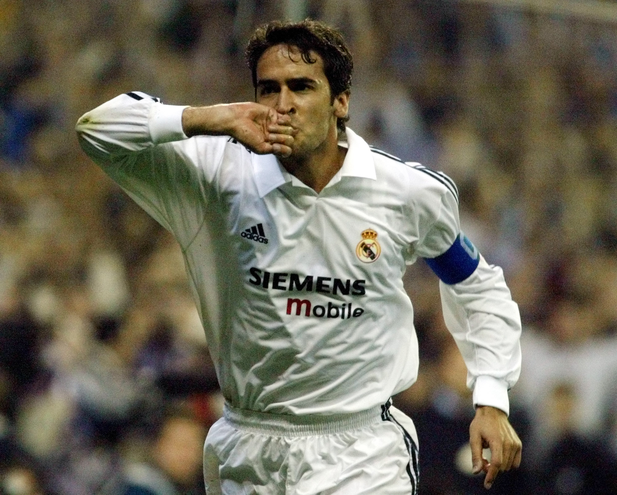 Raul Real Madrid - HD Wallpaper 
