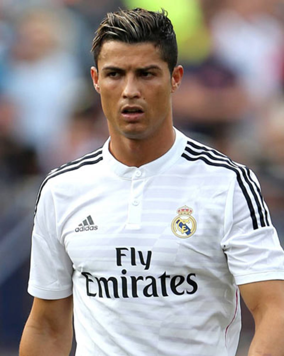 Real Madrid Soccer Player Hd Wallpaper - Cristiano Ronaldo Highlights Hair 2017 - HD Wallpaper 