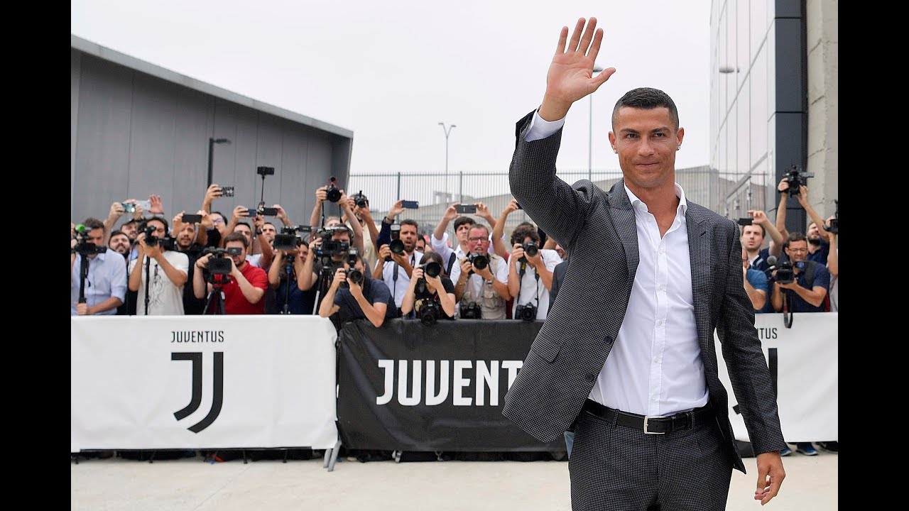 Ronaldo Arrives At Juventus - HD Wallpaper 