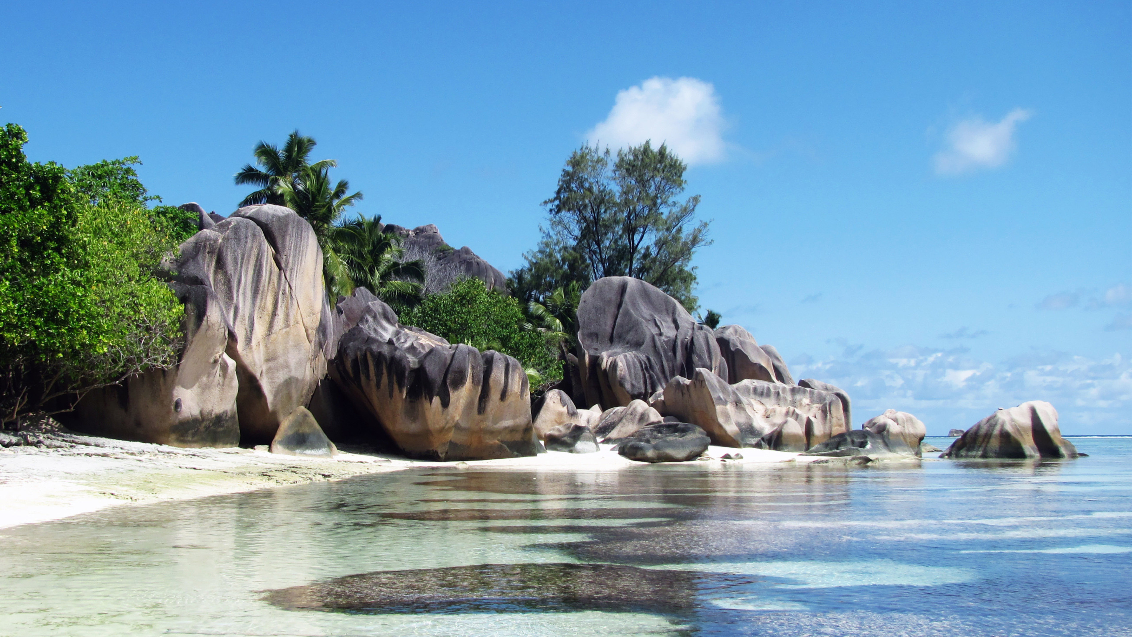 Mahe Island Seychelles Photo Hd - La Digue - HD Wallpaper 
