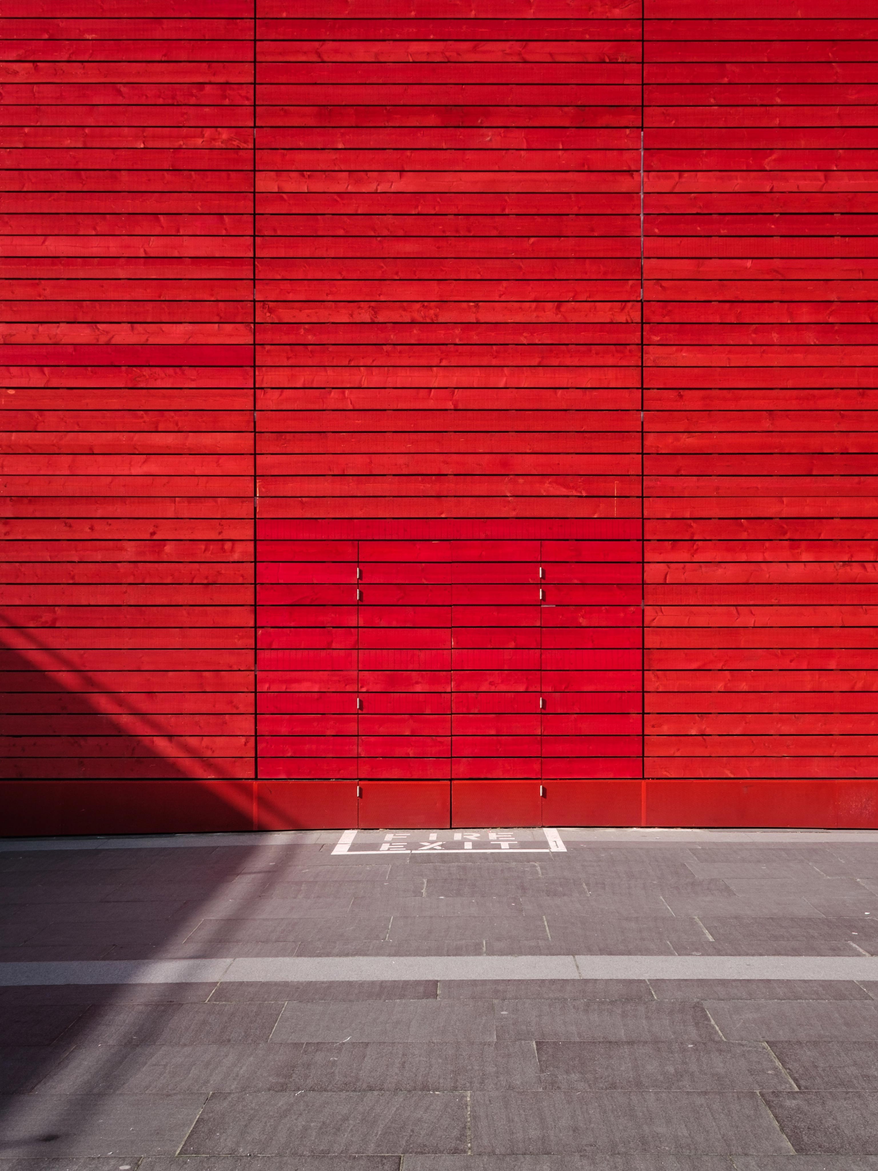 Red Minimalist Wallpaper Iphone - HD Wallpaper 