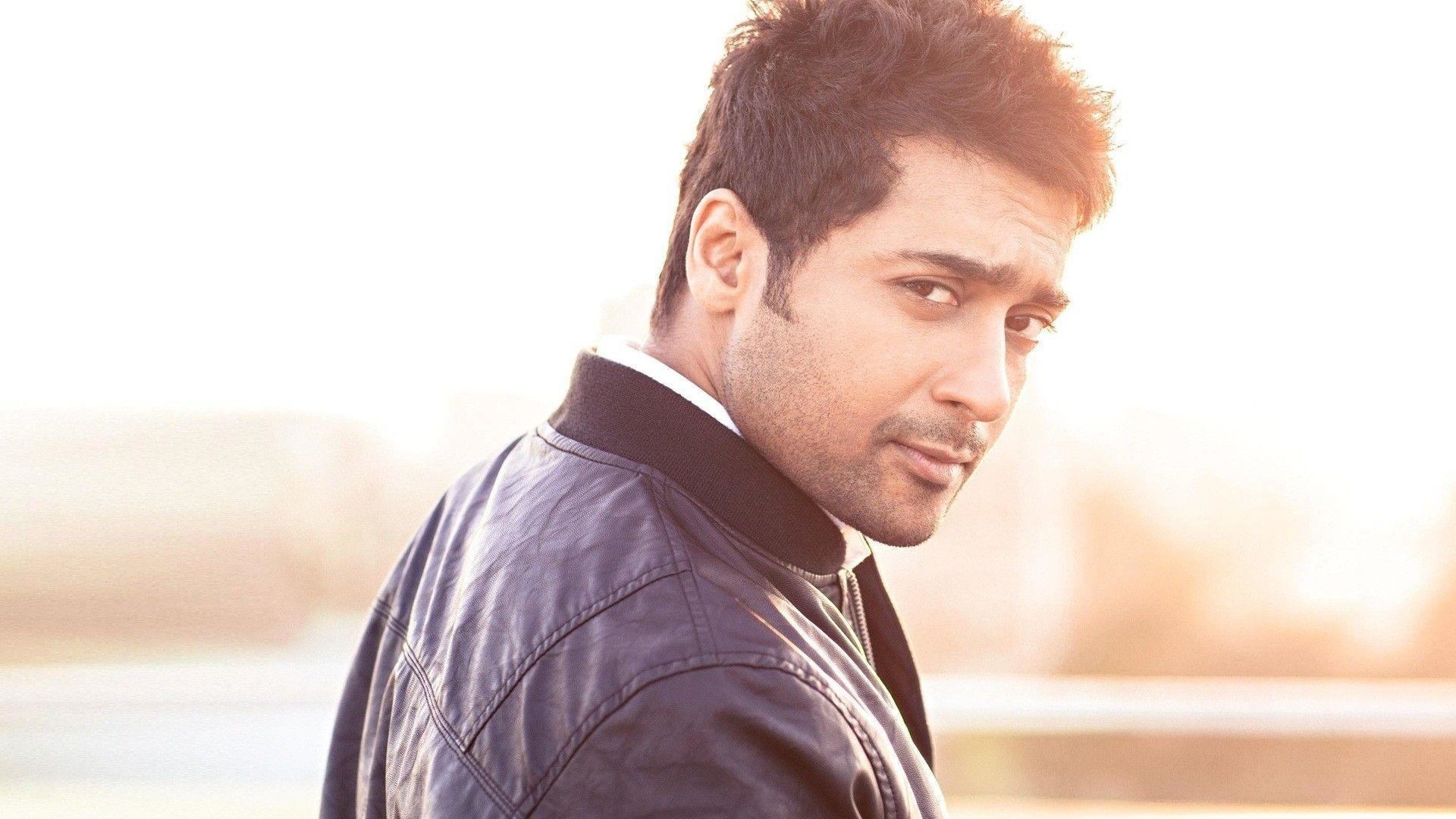 Actor Surya New Stills - Actor Surya Unnai Ninaithu - HD Wallpaper 