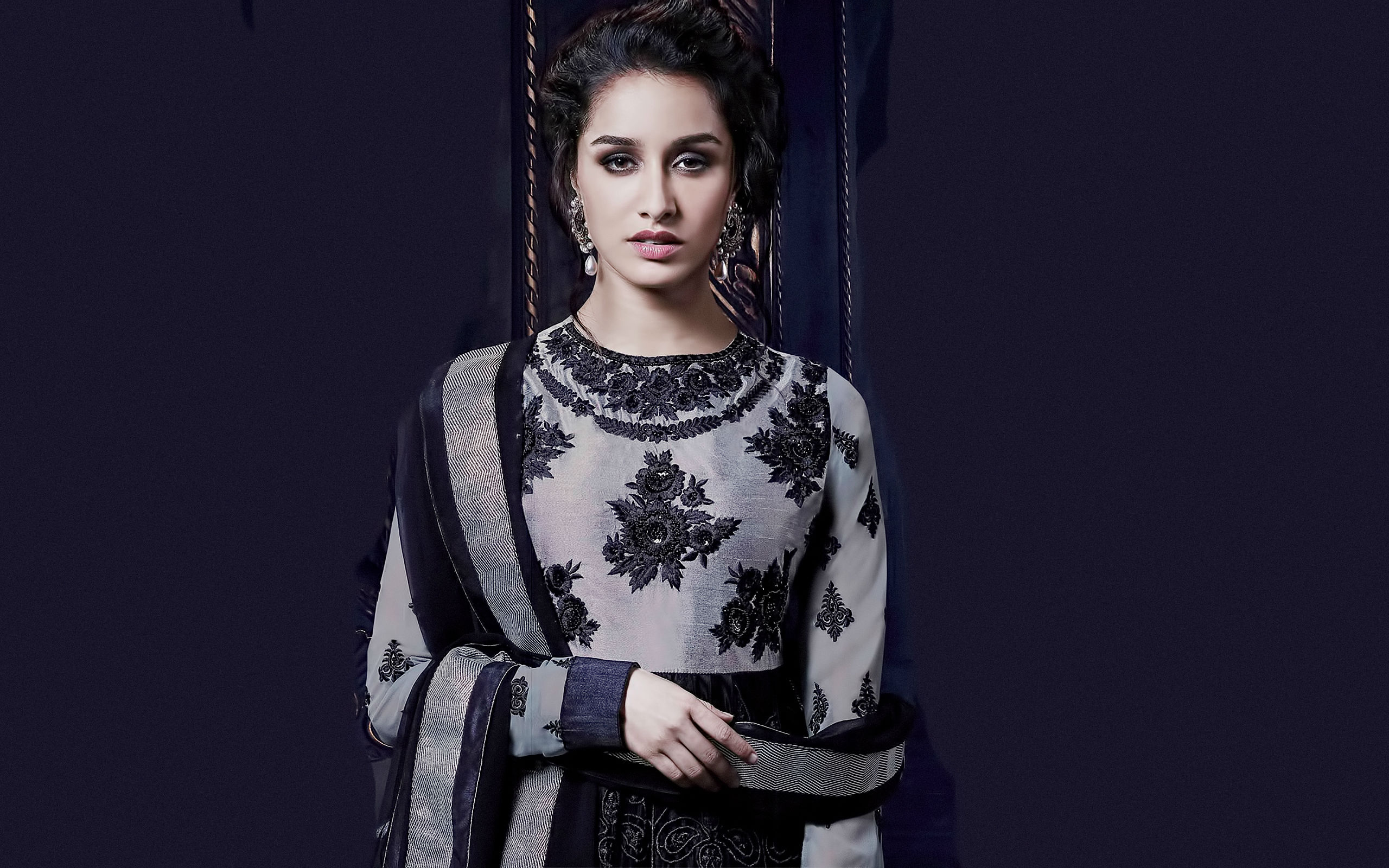 Batti Gul Meter Chalu Shraddha Kapoor - 2560x1600 Wallpaper Batti Gul Meter Chalu Shraddha Kapoor - 2560x1600 Wallpaper