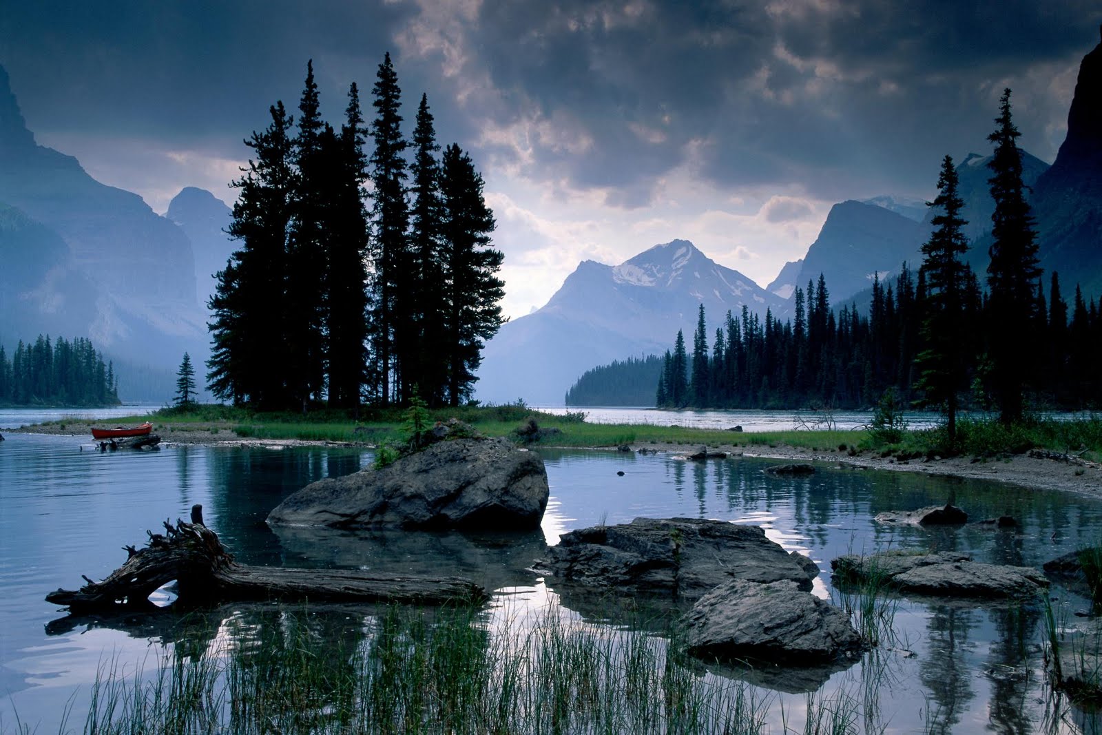 Maligne Lake - HD Wallpaper 