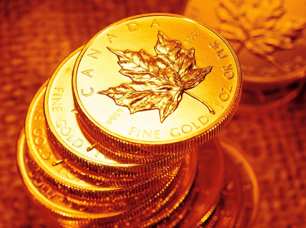Red And Gold Wallpaper Designs - Gold Coins - HD Wallpaper 