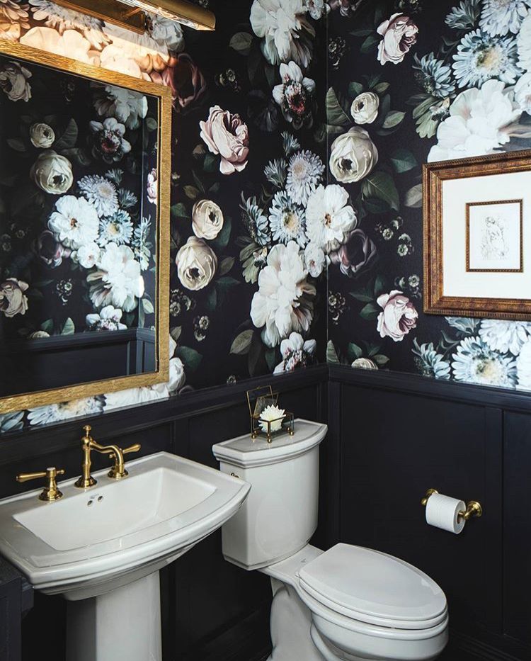 Dark Floral Wallpaper Bathroom - HD Wallpaper 