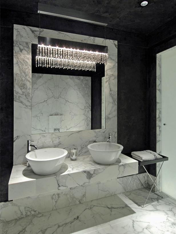 Black Ceiling Design For Minimalist Bathroom - Black White Marble Tile Bathroom - HD Wallpaper 