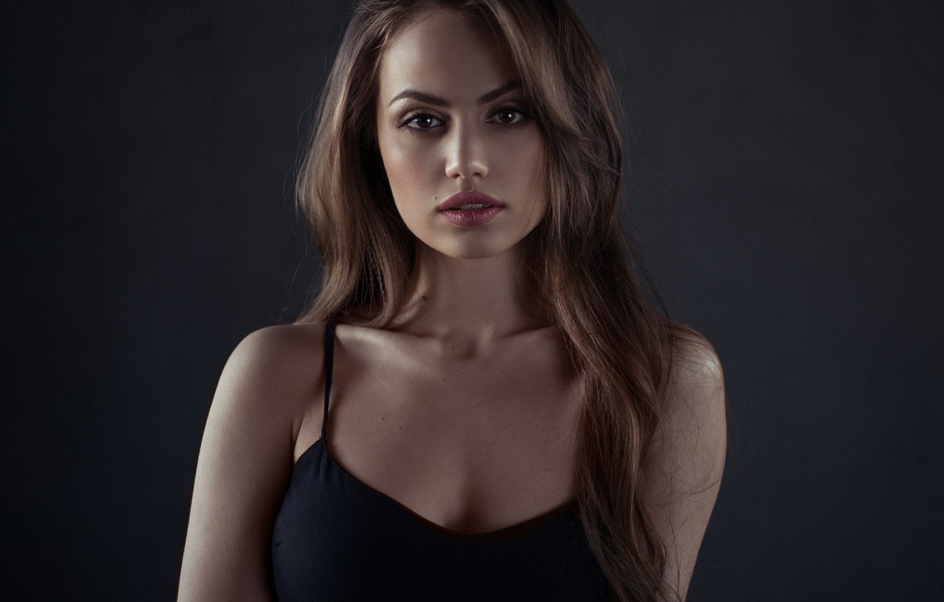 Photo Wallpaper Brown Eyes, Woman, Face, Brunette, - Portrait Photo Black Background - HD Wallpaper 
