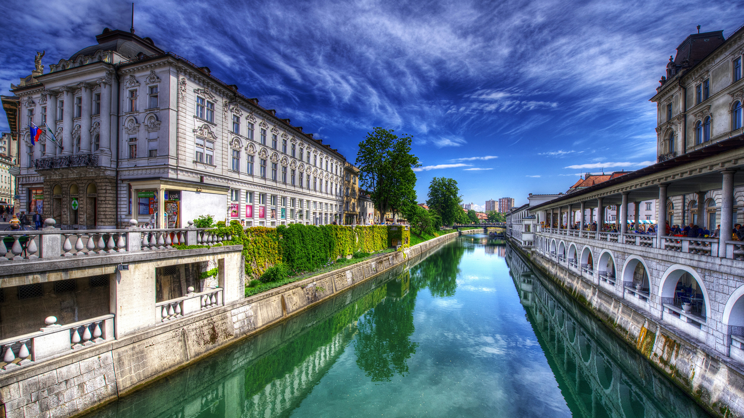 Baroque And Medieval Buildings - HD Wallpaper 