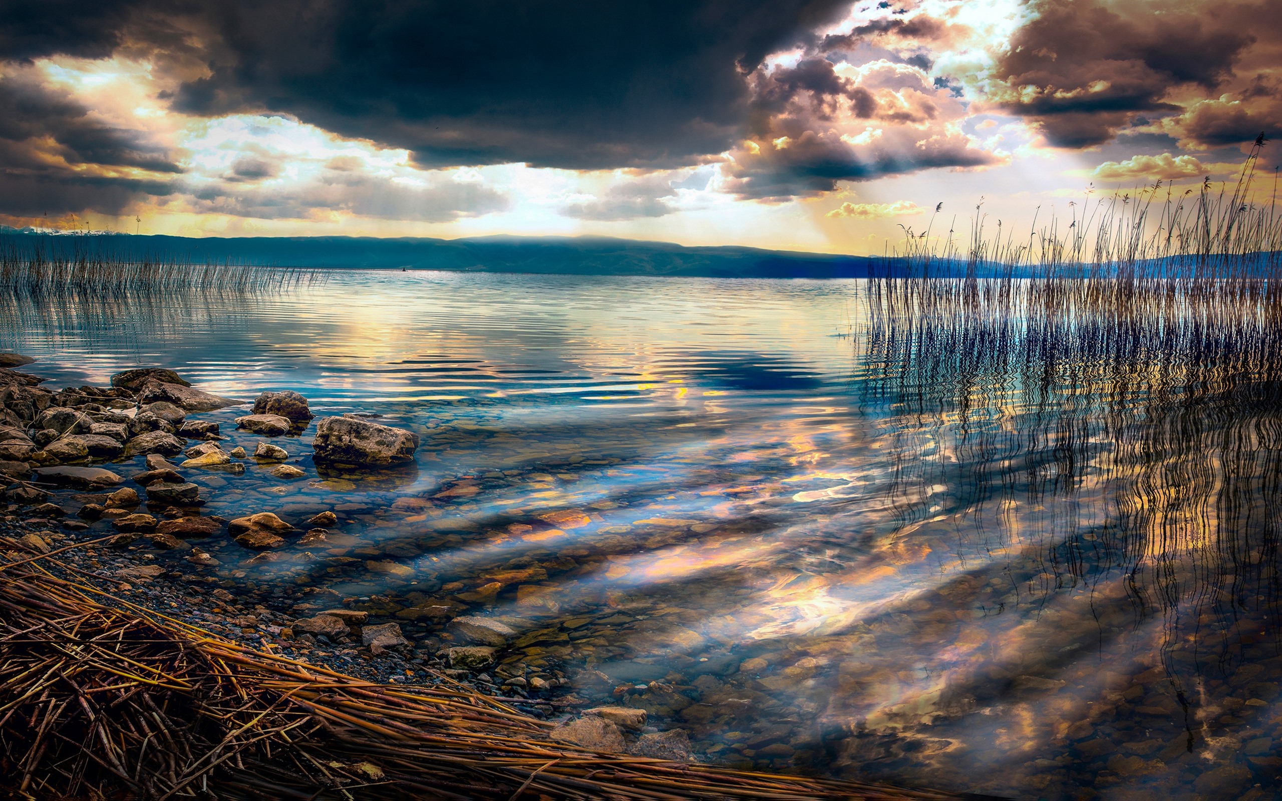 Wallpaper Macedonia, Ohrid Lake, Stones, Reeds, Clouds, - Fond D Écran Lac Ohrid - HD Wallpaper 