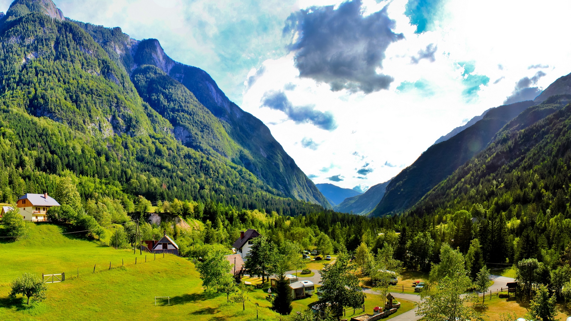 Wallpaper Slovenia, Mountains, Sky, Lodges, Green, - Slovenia Backgrounds - HD Wallpaper 