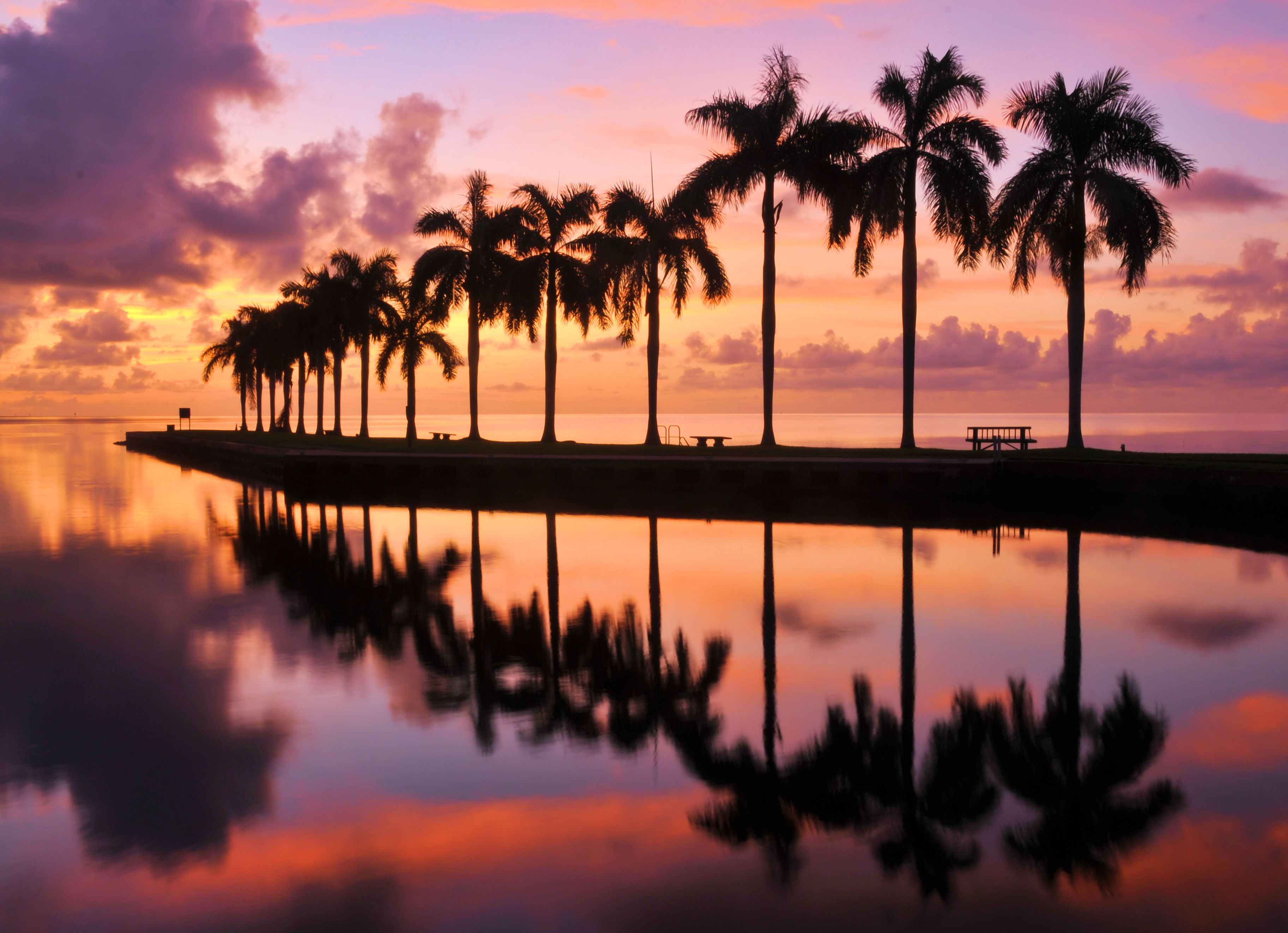 2 Jpeg, Big Type - Miami Tourist Attractions - HD Wallpaper 