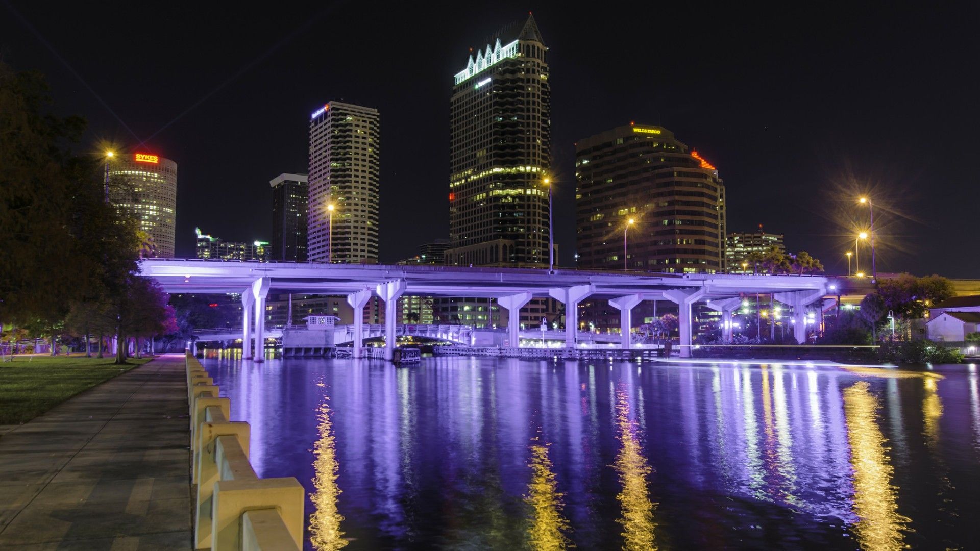 Tampa Bay At Night, Florida Wallpaper - Tampa Skyline Night - HD Wallpaper 
